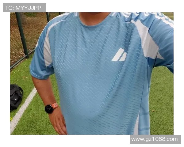 足球球星日常训练穿搭全解析舒适功能兼备助力高效表现